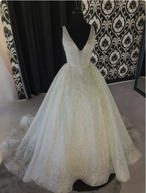 A-line V-neck Floor-Length Tulle Wedding Dresses With Sequins HX0066