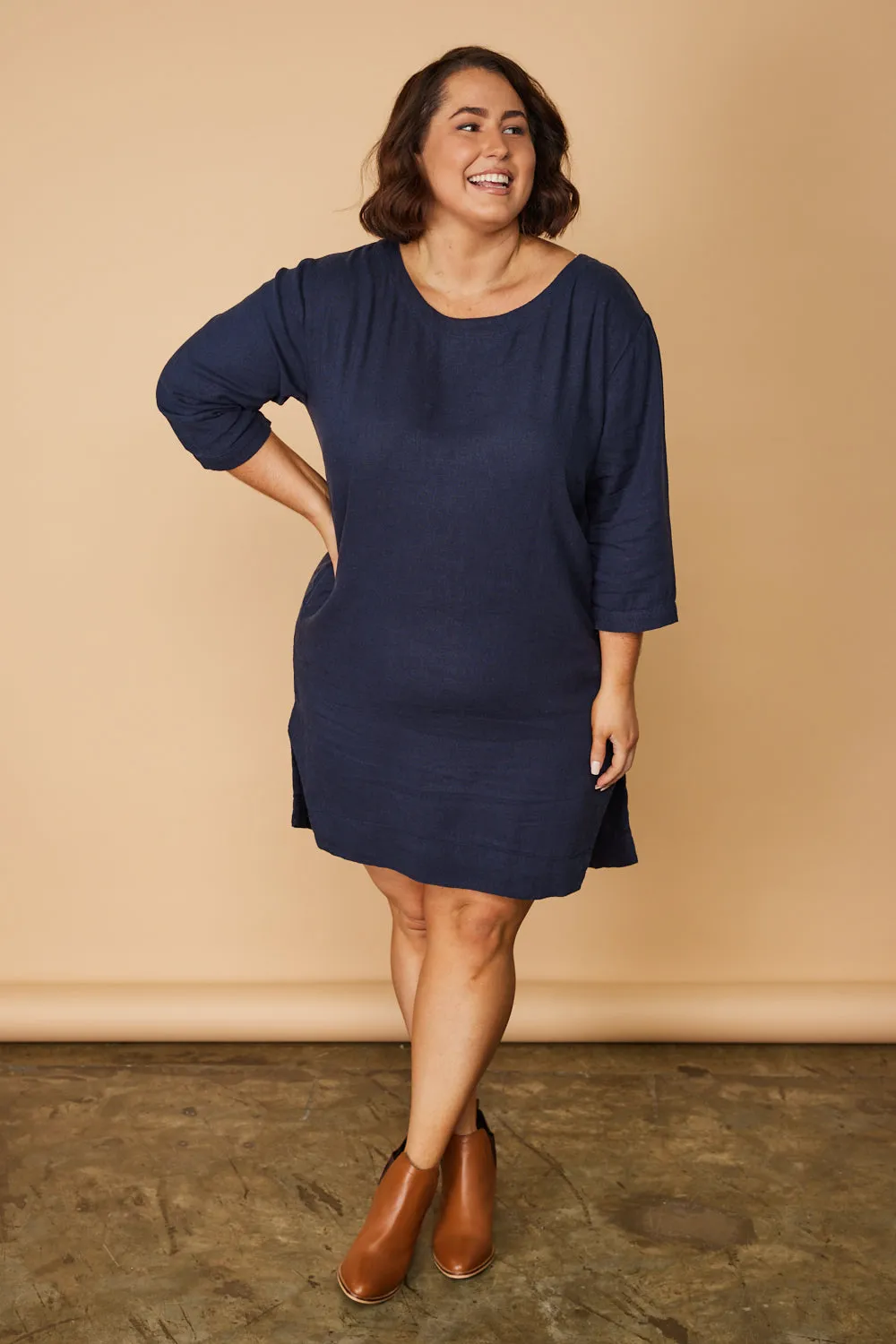 Boatneck Linen Shift Dress in Navy