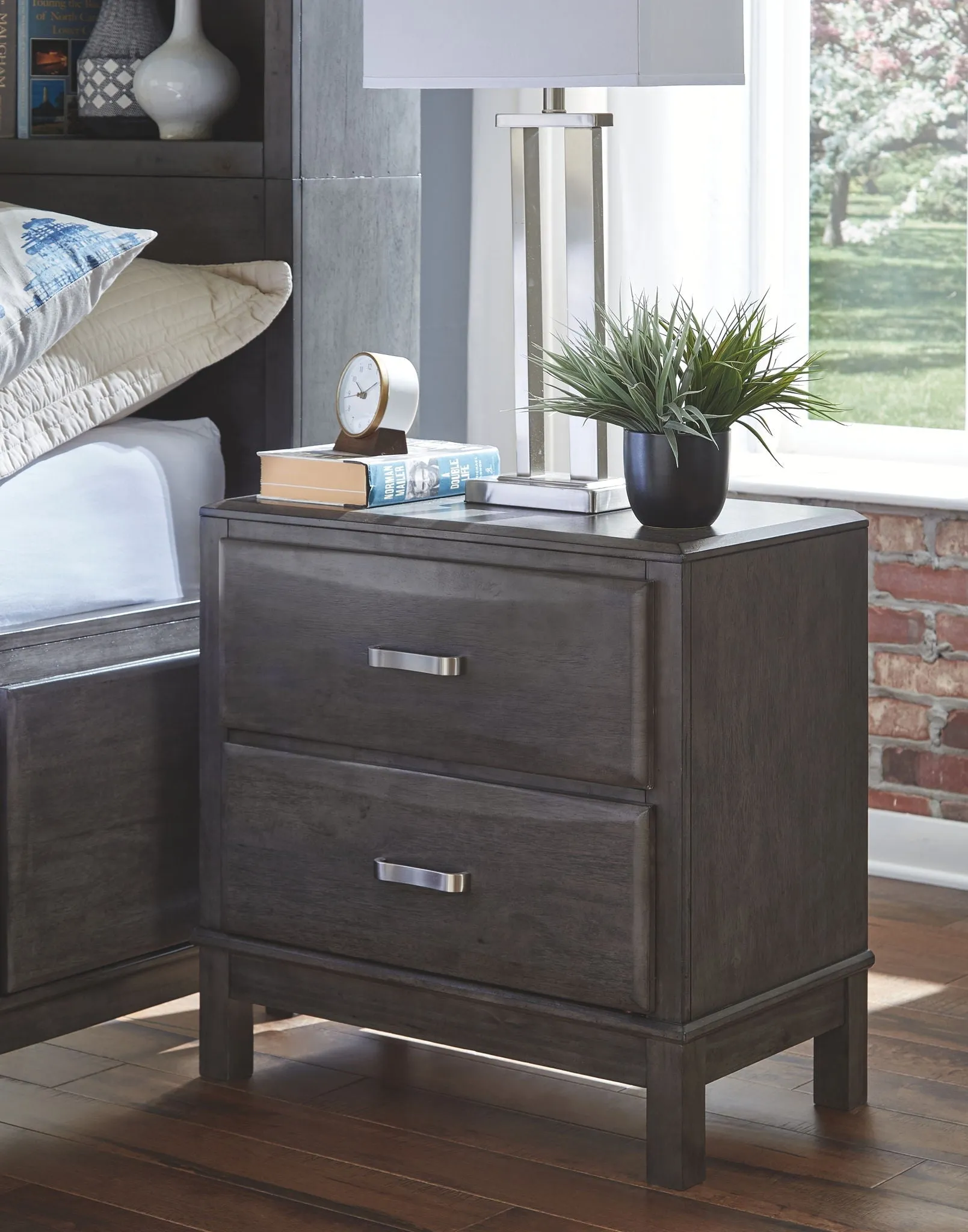 Caitbrook Queen Bed with Dresser, Mirror and Nightstand