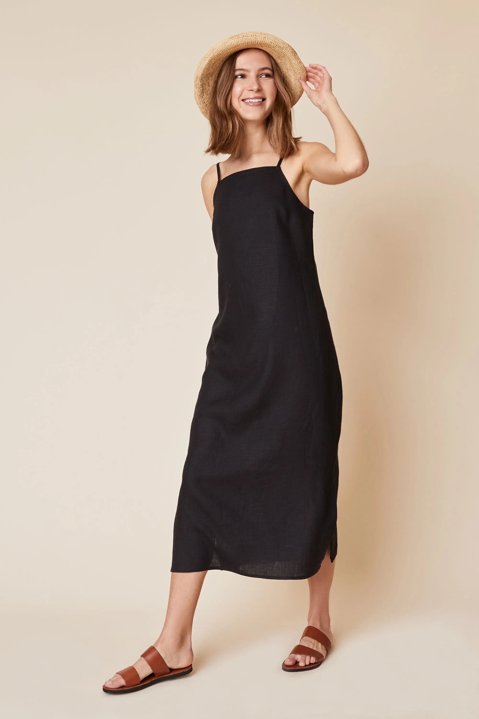 Loni Dress in Black Linen