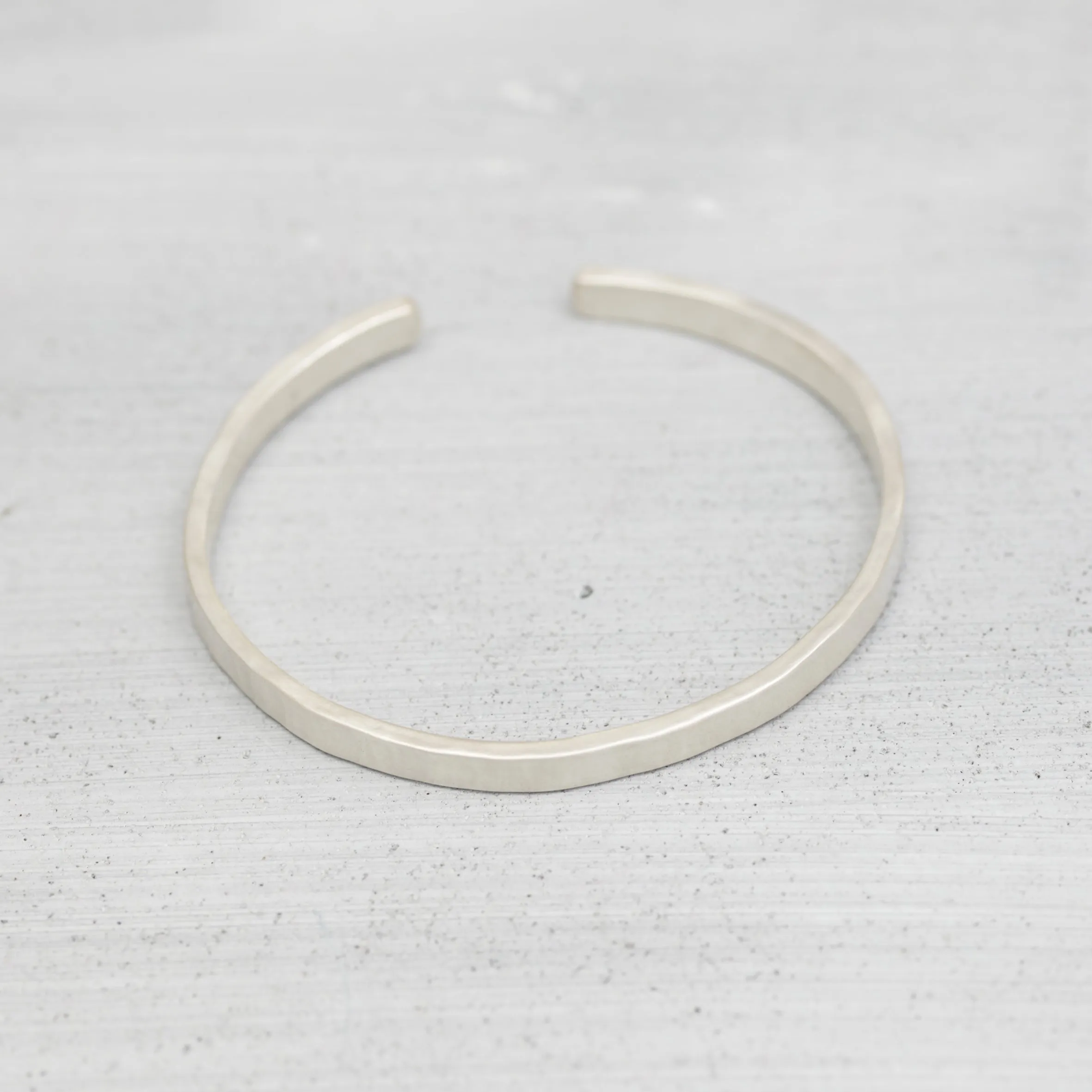 Vertical hammered cuff Bracelet (5mm/8mm/10mm) - Pure silver